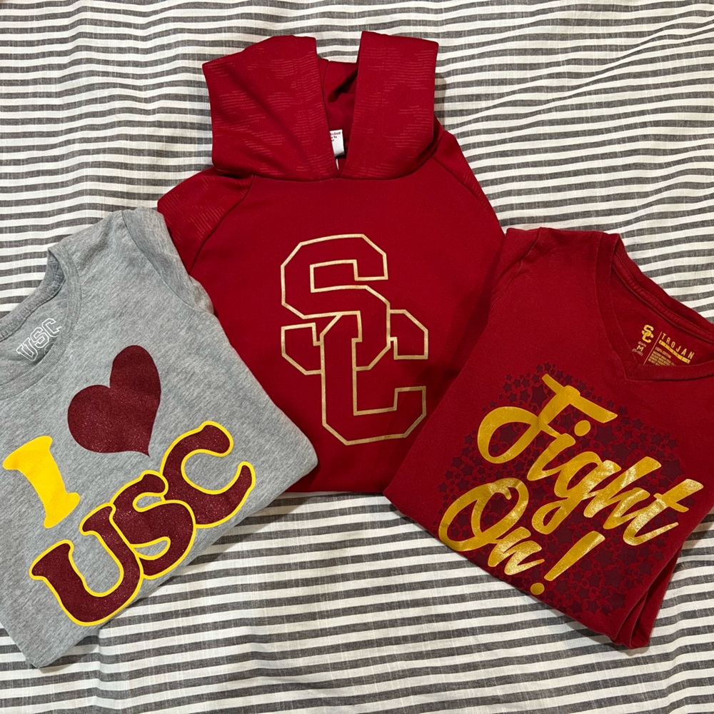 USC Bundle 2 T-Shirts & 1 hoodie.